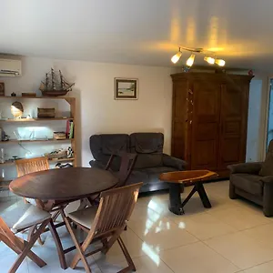 Cosy, Calme Et Très Bien Placé , Dakar Sénégal