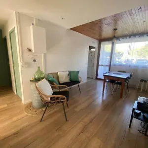 Grand 7 Couchages, 1 Place De Parking. , Saint-Priest (Rhone) France